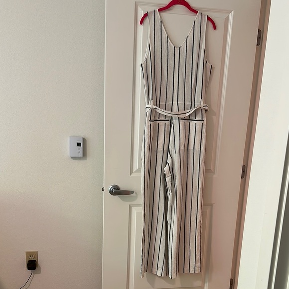 NWT Striped Sleeveless Jumpsuit - Picture 4 of 4